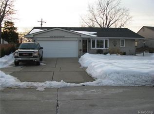 4200 Devonshire St, Trenton, MI 48183