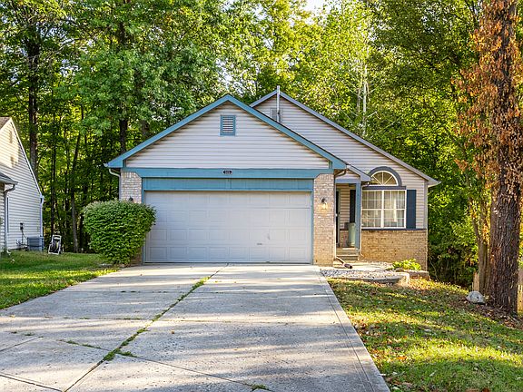 2nd image of 555 Grand Woods Dr