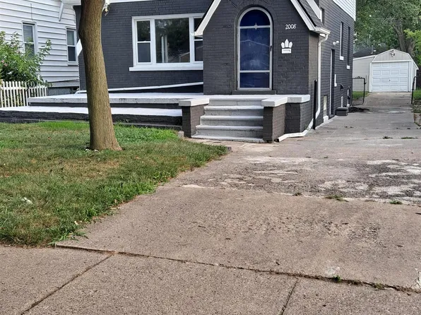 2008 Pearl Ave, Warren, MI 48091