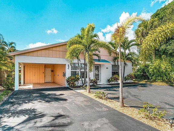 2nd image of 2056 N Palm Cir
