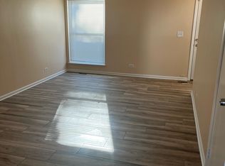 1948 Huntington Blvd, Hoffman Estates, IL 60169