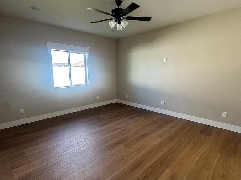 1362 Haizlee Way — Photo 7