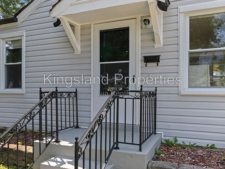 1140 Nectar Dr — Photo 2