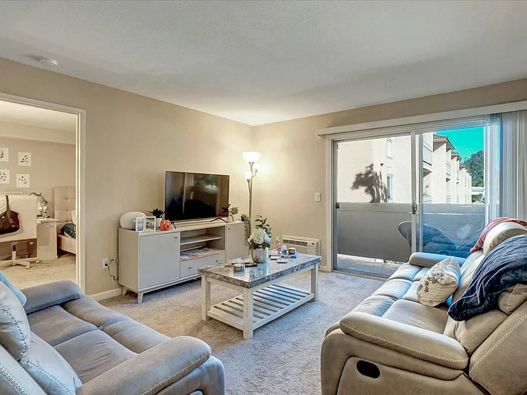 6955 Alvarado Rd — Photo 11