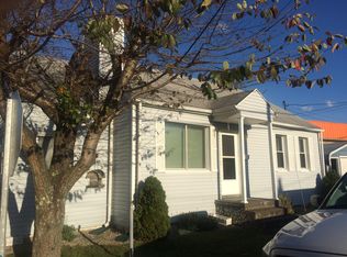 22 Riverside Dr, South Charleston, WV 25303