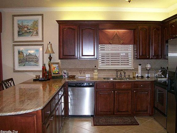 3rd image of 451 Lakeland Dr APT F6