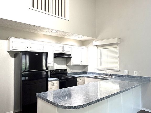 5th image of 949 Creekside Dr #949