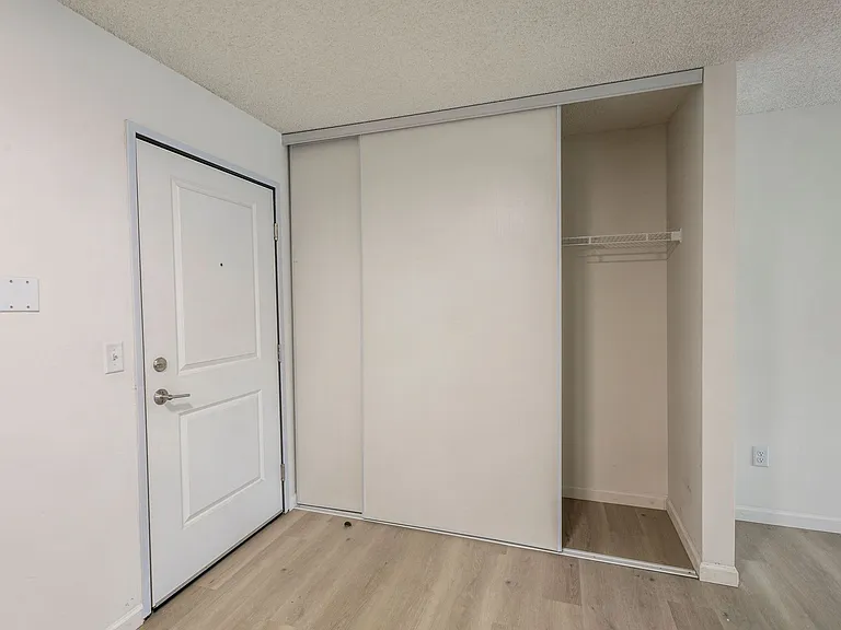 Cove Apartments — Photo 31