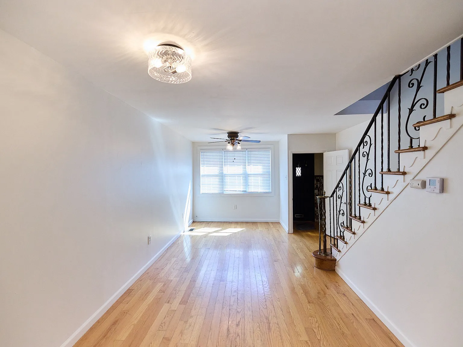 2 bed, 1.5 bath, 988 sqft, $1,700 — Photo 4