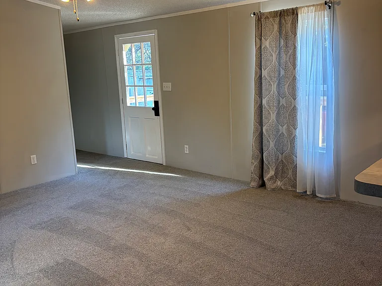 439 Harbour Way — Photo 4