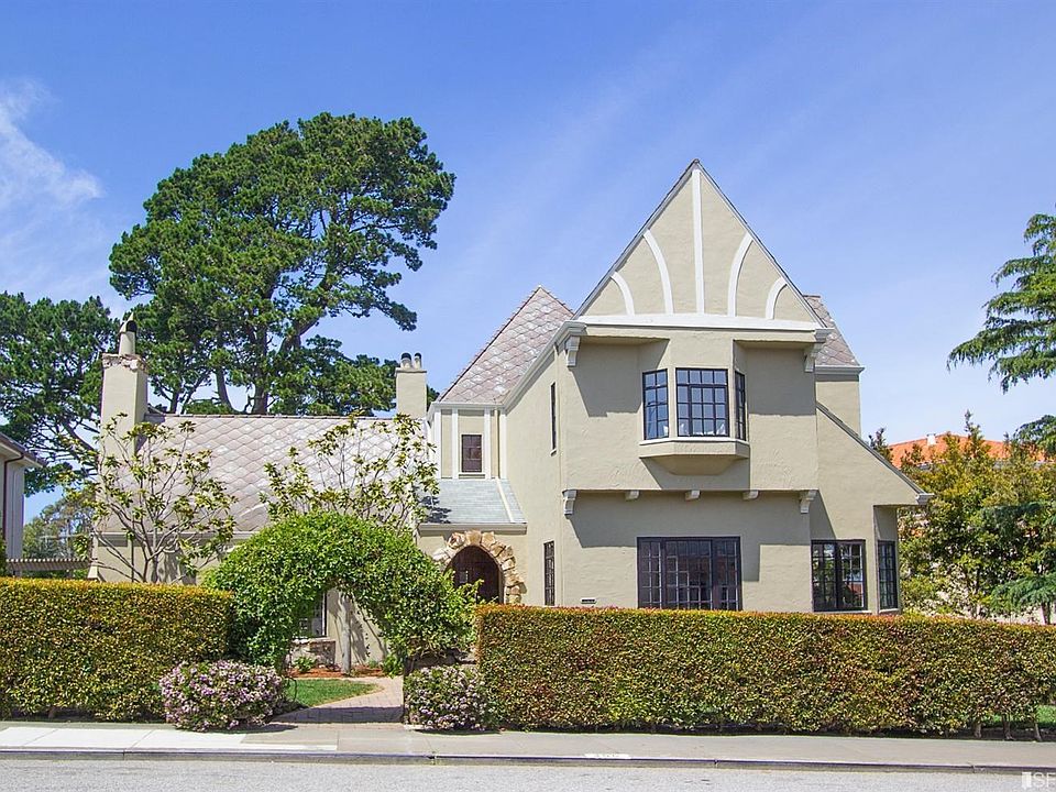 1st image of 300 Brentwood Ave
