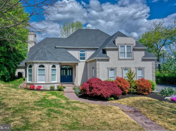 19 Timberline Dr, Wyomissing, PA 19610