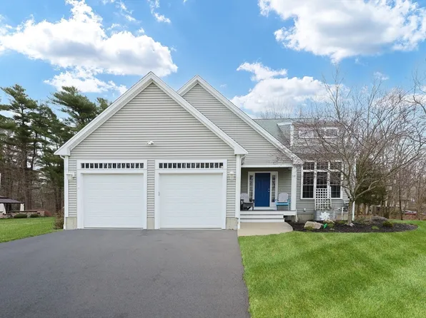 59 Pond Hill Dr, Fall River, MA 02720