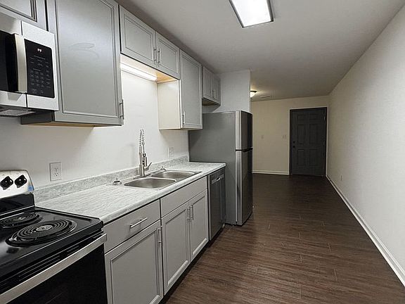 4th image of 401 Hilltop Dr #504