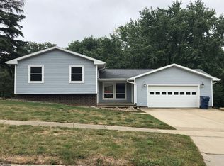 1037 Settlers Ln, Denison, IA 51442