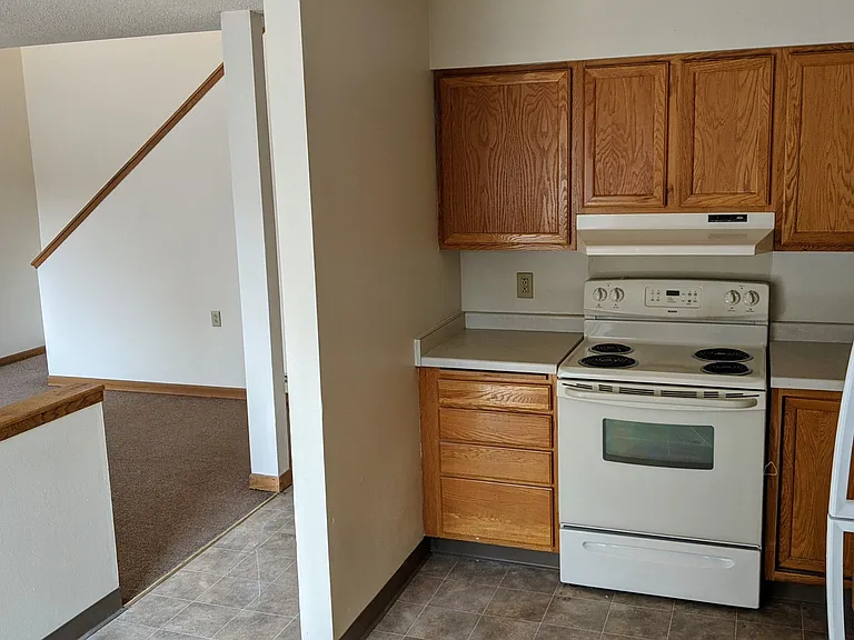 Capitol Centre Court Apartments — Photo 30
