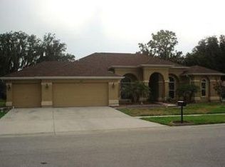 5715 Tanagerside Rd, Lithia, FL 33547