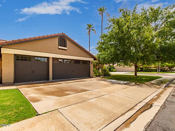 3rd image of 1301 N BLUE MARLIN Drive