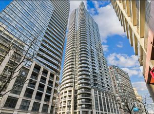 21 Carlton St #2510, Toronto, ON M5B 1L3
