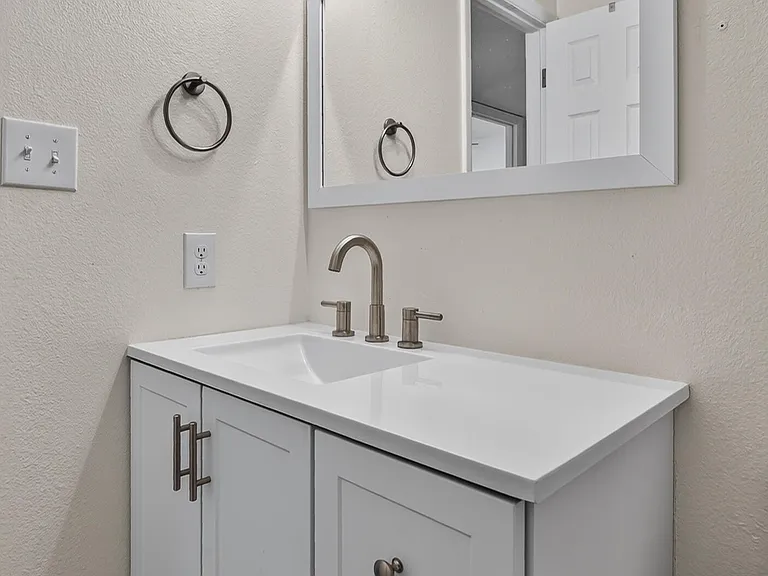 10501 Delicado Pl NE — Photo 17