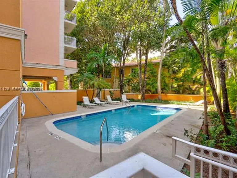 1 Alhambra Cir #601 — Photo 11