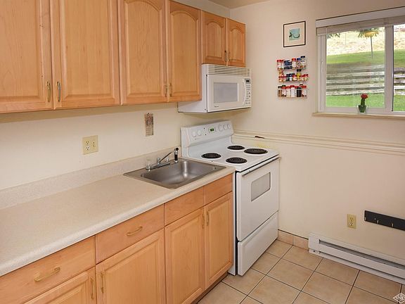 3rd image of 811 W Beaver Creek Blvd APT 7