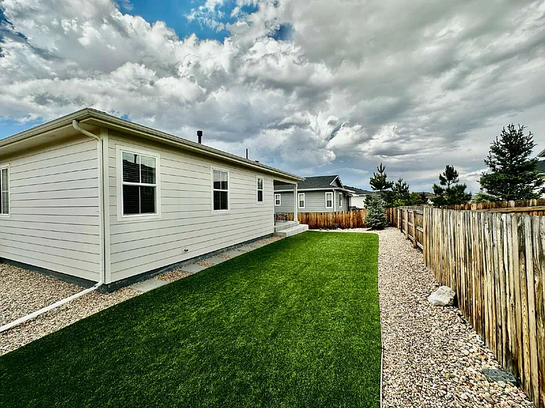3983 Castle Vista Dr — Photo 31