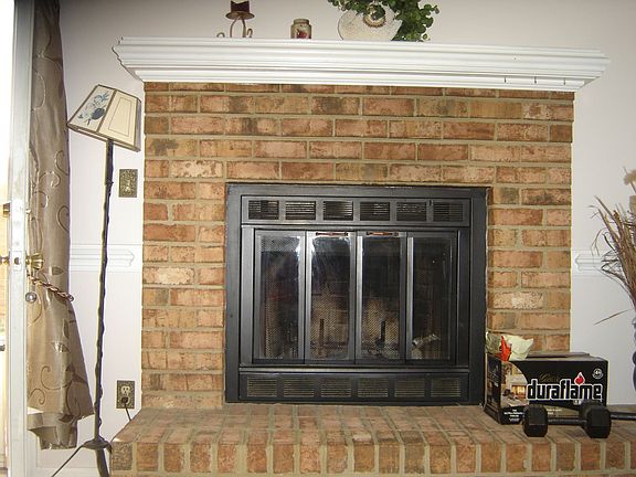 Fireplace/Living Room