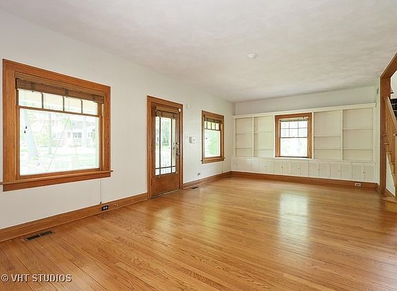 3rd image of 665 Forest Ave