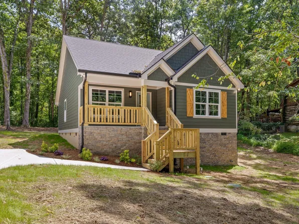 384 Miller Cove Cir, Signal Mountain, TN 37377