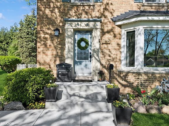 3rd image of 736 Newberry Ave
