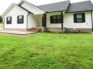 191 Rustling Oaks Dr, Sparta, TN 38583