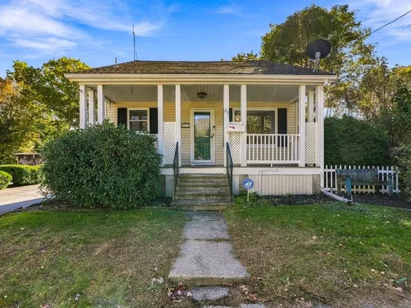 23 Gertrude St, Uxbridge, MA 01569