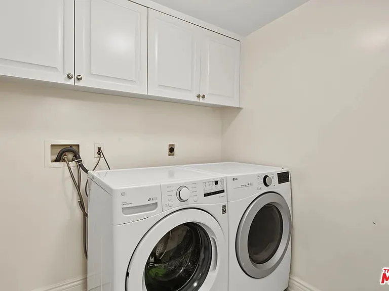 430 N Oakhurst Dr #Penthouse 406 — Photo 37