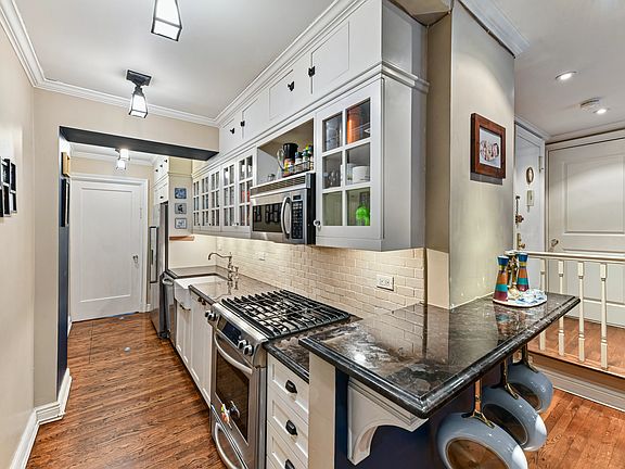 5th image of 307 W 82nd St #1AB
