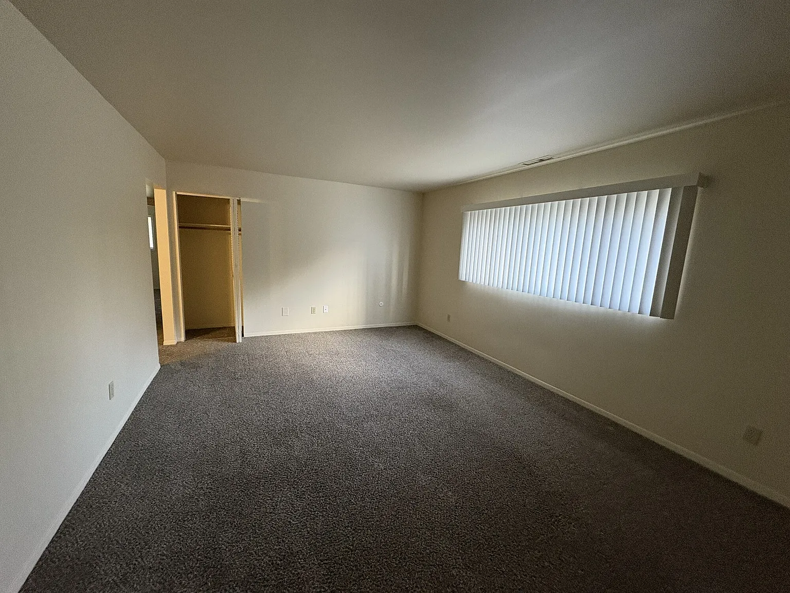 Mount Vernon Arms Apartments — Photo 4
