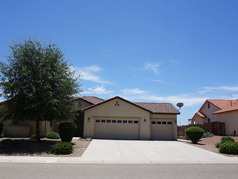 1858 Prairie Grass Dr — Photo 1