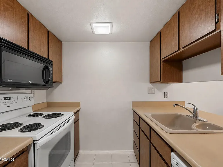 3033 E Devonshire Ave #3015 — Photo 4