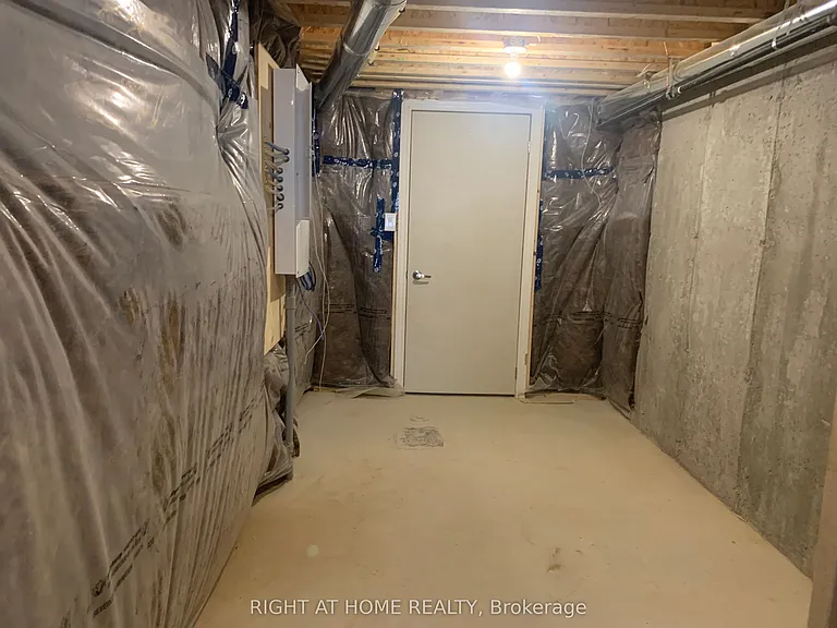 9 Mackenzie St — Photo 35
