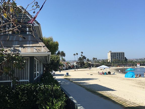 2nd image of 3862 Bayside Walk