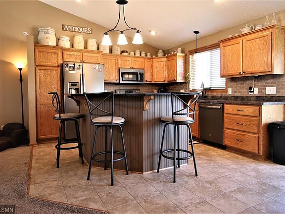 3rd image of 14544 Blackberry Way