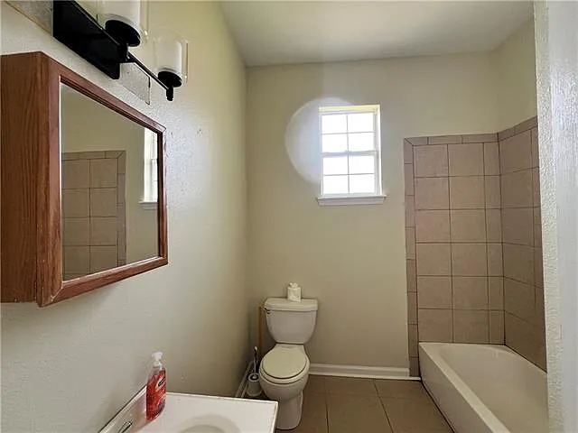 3 bed, 1.0 bath, 920 sqft, $1,300 — Photo 4