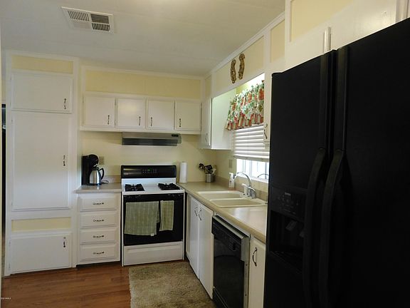 4th image of 27 E Donna Dr