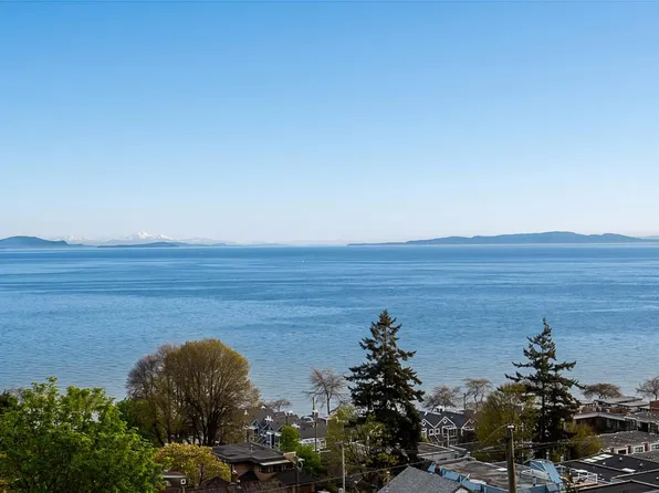 1266 Everall St, White Rock, BC V4B 3S5