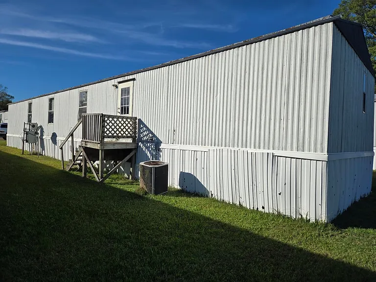 Oak Creek Estates MHC — Photo 104