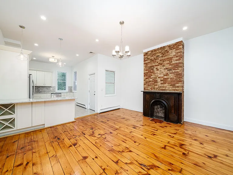 28 Jones St — Photo 17