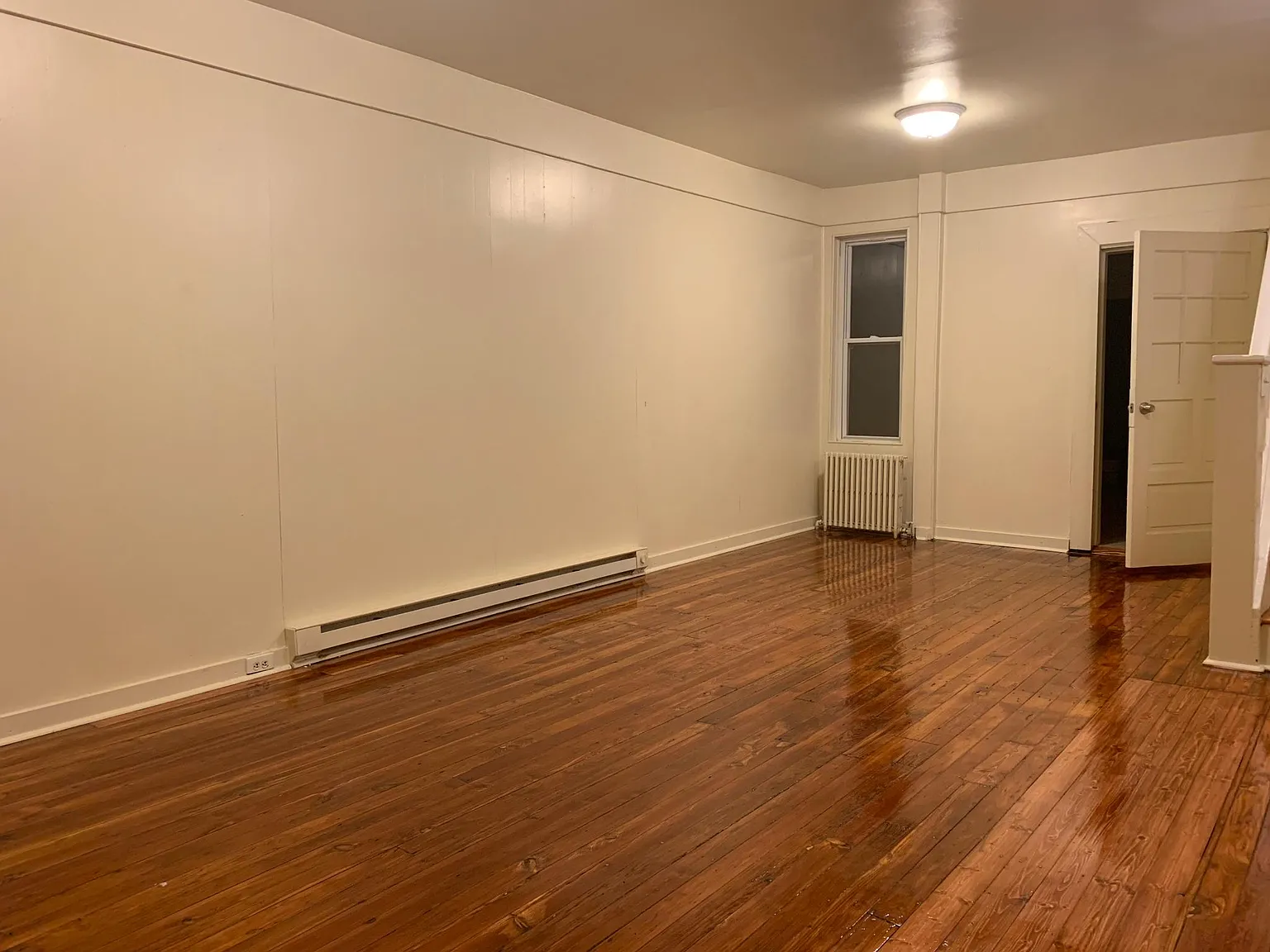 3 bed, 986 sqft, $1,300 — Photo 3