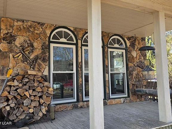 3rd image of 260 Centre St