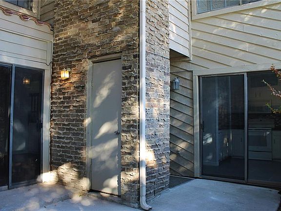 3rd image of 841 Dublin Dr #4