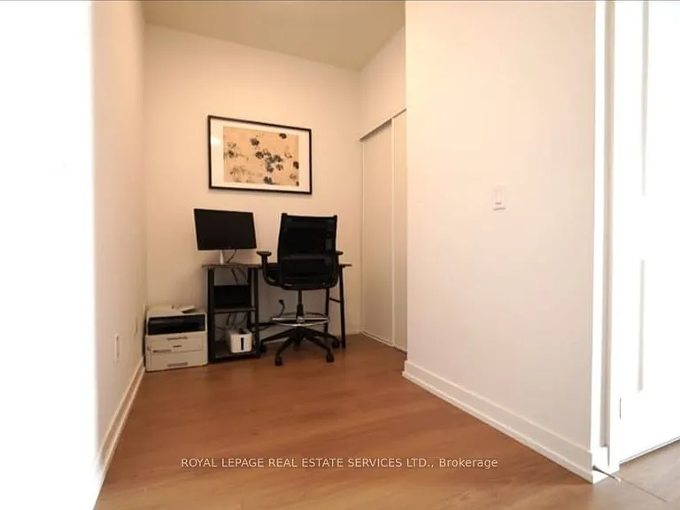 1010 Dundas St E #211 — Photo 3
